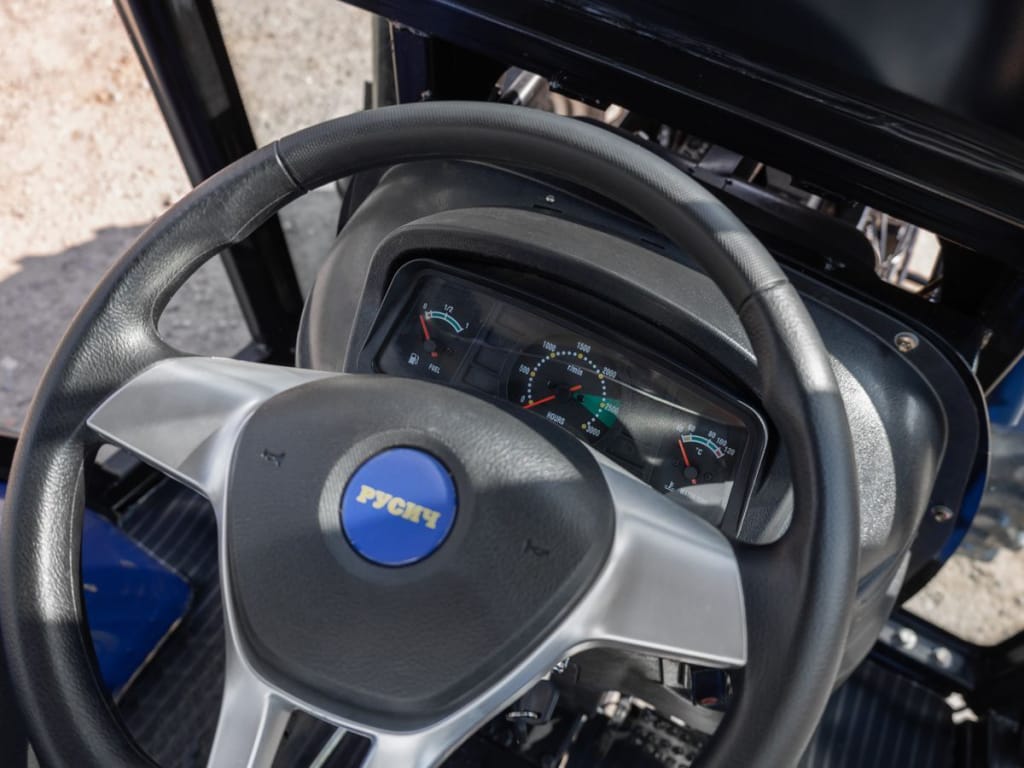Трактор РУСИЧ TE 504 с кабиной